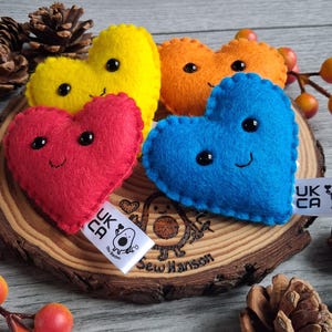 Smiling heart pocket hug, felt hand sewn keyring, personalised letterbox gift image 17