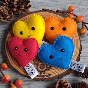 Smiling heart pocket hug, felt hand sewn keyring, personalised letterbox gift image 3
