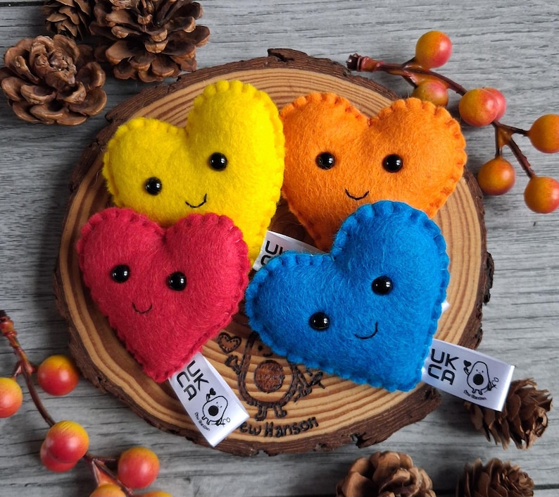 Smiling heart pocket hug, felt hand sewn keyring, personalised letterbox gift image 3