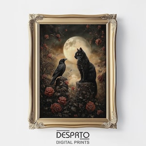Peut inclure: Impression num&eacute;rique encadr&eacute;e repr&eacute;sentant un chat noir et un corbeau sur des souches d'arbres, avec des roses et une pleine lune en arri&egrave;re-plan. L'&oelig;uvre a une esth&eacute;tique vintage avec un cadre dor&eacute; orn&eacute;. Le texte "DESPRTO DIGITAL PRINTS" est en bas.