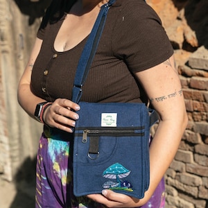Bolso tipo cartera / Bolso bandolera ajustable / Bolso hippie con solapa bordada con setas / Bolso de algodón estilo festival