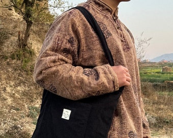 Handgefertigte Cord-Tragetasche mit Reißverschluss: Unisex-Boho-Tasche
