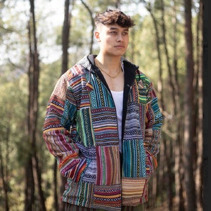 Veste hippie hiver unisexe Patchwork Veste à patchs avec intérieur en polaire Veste de festival Respectueux de l'environnement Bohème Sweat à capuche zippé Aztec Patch Jakcet