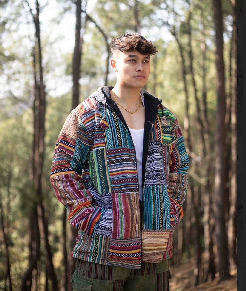 Veste hippie hiver unisexe Patchwork Veste à patchs avec intérieur en polaire Veste de festival Respectueux de l'environnement Bohème Sweat à capuche zippé Aztec Patch Jakcet