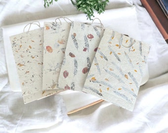 Exquisite Handmade Paper Gift Bag with Delicate Dried Flower Petals - Eco-Friendly and Unique Packaging for Gifts - Perfect for Her or Him