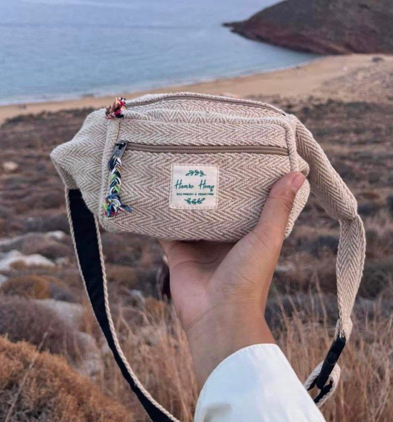 Bum Bag/ Fanny pack hecha de cáñamo y algodón/ Correa ajustable Bolso de hombro / Ecológico / / Hippie / Festival Bag / Hecho a mano Natural