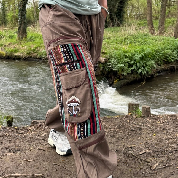 Hippie Baumwollhose | Hippy Festival Hose| Pilz Stickdesign | Boho Yoga Haremshose | Hergestellt in Nepal | Nachhaltige Mode |