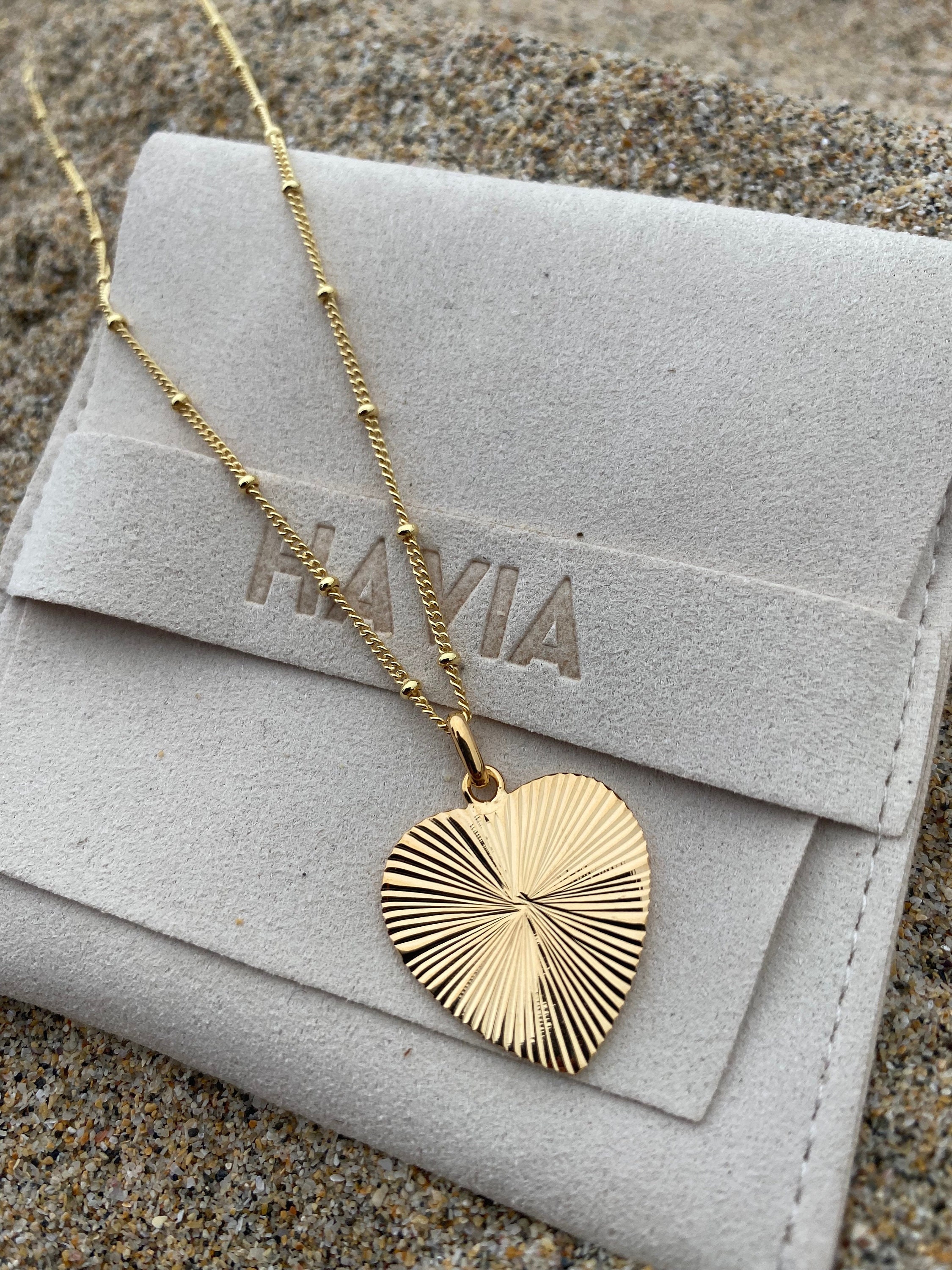 Big hotsell barbie necklace