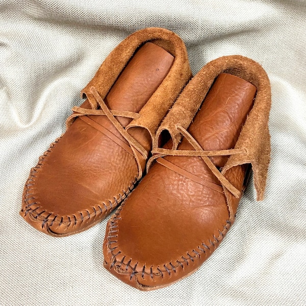 Mocasines Búfalo para Mujer, Bisonte Americano, Color Marrón Tabaco, Hechos a Mano, Triple Suela