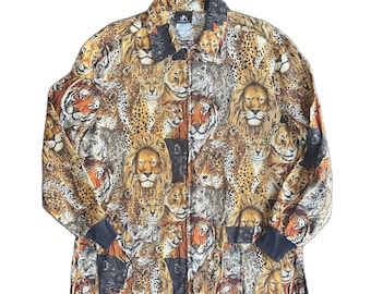 Jungle Cats Print Scrub Jacket: Zippered Uniform Top