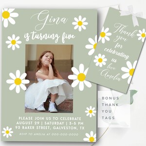 Faire-part d&#39;anniversaire fille, photo modifiable, faire-part marguerite, faire-part photo d&#39;anniversaire fille, marguerites vertes, étiquettes cadeaux