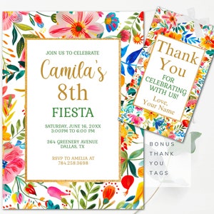 Puede incluir: Una invitaci&oacute;n floral colorida para una fiesta de cumplea&ntilde;os de 8 a&ntilde;os para una ni&ntilde;a. La invitaci&oacute;n presenta un borde dorado y el texto "Camila's 8th Fiesta". La invitaci&oacute;n tambi&eacute;n incluye la fecha, la hora y la ubicaci&oacute;n de la fiesta. La parte posterior de la invitaci&oacute;n presenta una etiqueta de agradecimiento con un dise&ntilde;o floral.