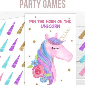 Op de afbeelding: Printbaar spel voor een indoor verjaardagsfeestje. Het spel heet "Pin the Horn on the Unicorn". Het spel bevat een roze eenhoorn met een blauwe en paarse manen en staart. De eenhoorn heeft gouden glitter op zijn manen en staart. Het spel bevat ook een vel met eenhoornhoorns om op de eenhoorn te prikken.