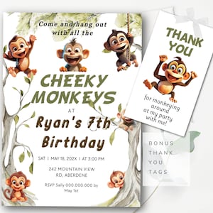 Puede incluir: Una invitación de cumpleaños con temática de la selva. La invitación presenta monos de dibujos animados y el texto "Cheeky Monkeys at Ryan's 7th Birthday". La invitación también incluye la fecha, la hora y la ubicación de la fiesta.