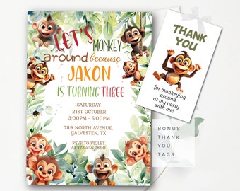 Könnte beinhalten: Eine Dschungel-Geburtstagseinladung mit einem Cartoon-Affen-Design. Die Einladung lautet "Let's monkey around because Jaxon is turning three." Sie enthält das Datum, die Uhrzeit und den Ort der Party. Die Einladung enthält auch ein Bonus-Dankeschön-Etikett mit einem Cartoon-Affen.