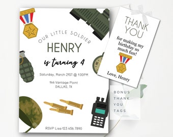 Puede incluir: Un conjunto de invitaciones y tarjetas de agradecimiento con temática militar para una fiesta de cumpleaños. La invitación dice "Our Little Soldier Henry is turning 4" con gráficos militares. La tarjeta de agradecimiento dice "Thank You for making my birthday so much fun!"