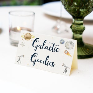 Cartes modifiables de tente de fête de nourriture de l'espace, étiquettes de nourriture de table de fête, cartes de tente de fête d'anniversaire d'espace, cartes de table de fête de 1er anniversaire OSP4