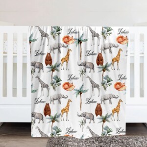 Personlig babyfilt, djursafarifilt, anpassad babyfilt, Minky babyfilt, babypresent, babyshowerpresent, anpassad matchande kudde bild 1