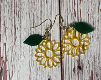 Sunflower Earring with Leaf, Leaf and Sunflower Earring, Flower Earrings, Yellow Earrings, Summer Earrings, Yellow Sunflower Earrings