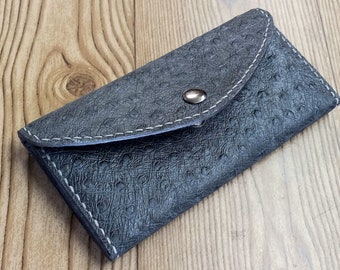 Elegante cartera de piel tipo sobre para mujer: Cartera grande de piel de avestruz.