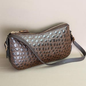 Handmade Leather Underarm Bag with Suede Lining - Stylish and Practical - Ideal for Carrying Essentials Effortlessly