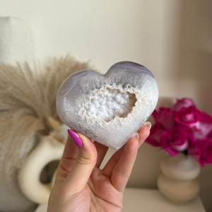 Druzy Agate Heart, Agate Heart Carving, Banded Agate Heart, Druzy Agate Heart on Stand, Druzy Agate Crystal Heart, Crystal Heart Carving, 02