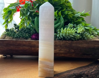 Mangano calcite tower, Pink Calcite tower, Mangano calcite point, Pink Mangano calcite, Mangano Calcite Crystal, UV reactive crystal,  *01