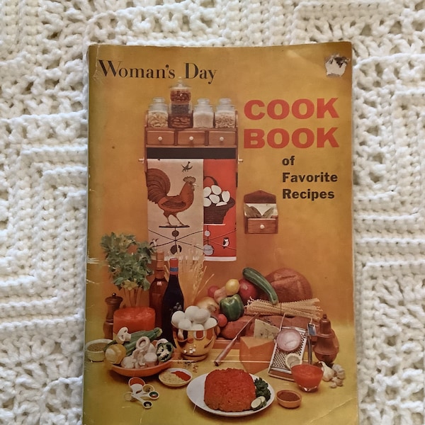 Woman’s Day Cook Book of Favorite Recipes - vintage magazine cookbook