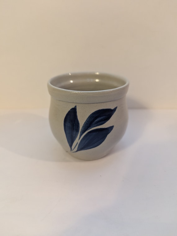 Vintage Williamsburg Small Stoneware Cache Pot
