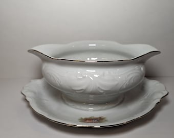 Wawel Gravy Boat with Attached Underplate made in Poland