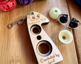 Crochet Hook Safety Eye Tool - Key chain - Amigurumi Tool - Eye Inserting Tool - Safety Eye Gismo - Safety Eye Jig - Plushie Eye Tool - Wood