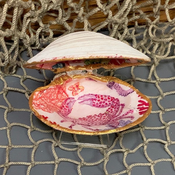 Crab Gilded Quahog Clam with Display Stand