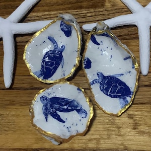 Sea Turtle Oyster Dish                           (set of 3 small shells)