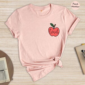 Teach Apple Pocket Shirt, Cute Teacher Gift Tee, Minimalist Apple Graphic T-Shirt, Back to School Shirt for Teachers bild 3