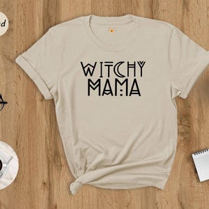 Witchy Mama Shirt: Halloween Witch T-Shirt Bild 6