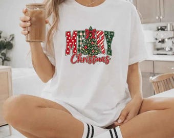 Merry Christmas Shirt with Holiday Tree Lettering, Festive T-Shirt Sweatshirt Hoodie