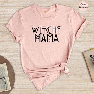 Witchy Mama Shirt: Halloween Witch T-Shirt Bild 4