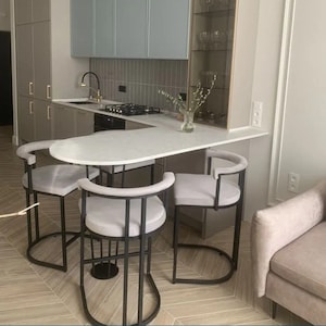 Bar stool