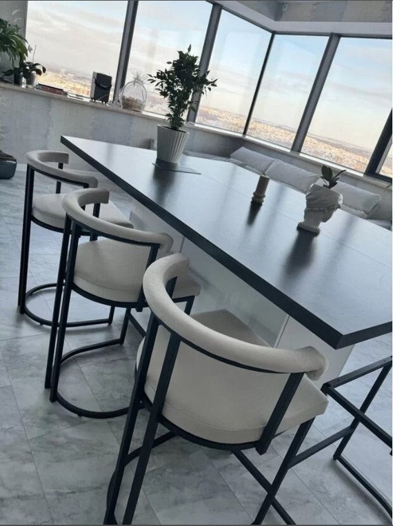 Bar stool