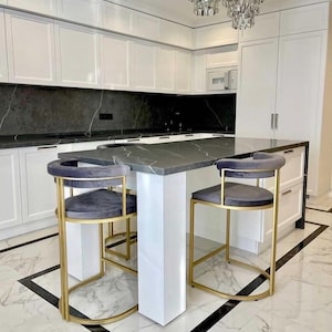Bar stool