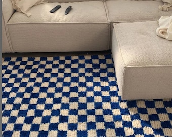 Groot blauw en wit geruit tapijt, Marokkaans Berber geruit tapijt, Dambord Rug, Schapenwol Rug, Beniourain rug, Marokkaanse handgemaakte rug.