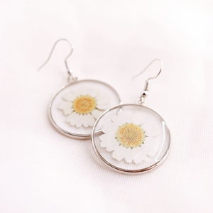 White Daisy Wildflower Earrings, Real Pressed Natural Flowers, Botanical Nature Resin Dangle Earrings, Plant Lover Gift For Her image 1