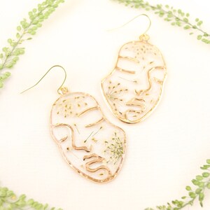 Lacy | Queen Anne&#39;s lace earrings | Wildflower earrings | Face earrings | Floral Face Earrings | Botanical earrings | Resin earrings