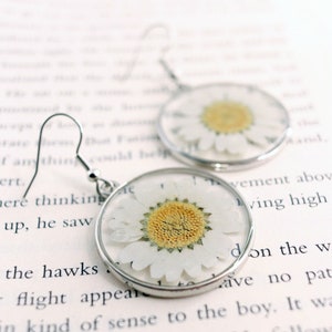 White Daisy Wildflower Earrings, Real Pressed Natural Flowers, Botanical Nature Resin Dangle Earrings, Plant Lover Gift For Her image 3