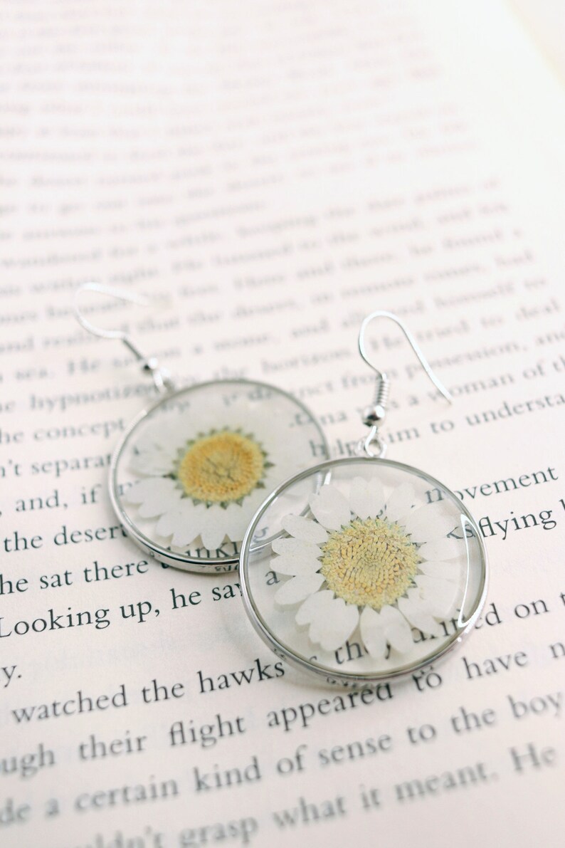 White Daisy Wildflower Earrings, Real Pressed Natural Flowers, Botanical Nature Resin Dangle Earrings, Plant Lover Gift For Her image 4