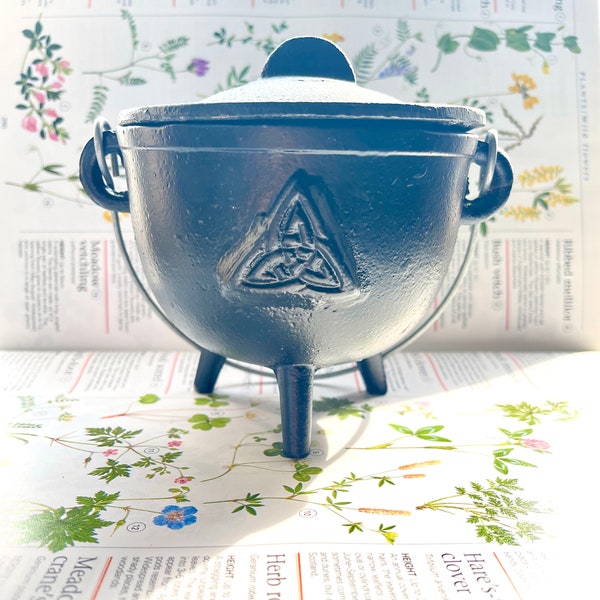Triquetra Witch’s Cauldron (cast iron)- loose incense , smoke cleansing , witchcraft supplies - witch gift - incense burner - beginner witch
