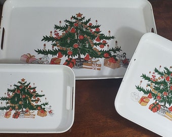 Set of 3 Christmas Tree Holiday Nesting Trays; 1990s holiday and Christmas decor; vintage holiday