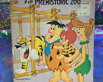 Vintage The Flintstones At the Prehistoric Zoo, 1972, soft cover children's book, picture book 1972, 1970s children, picture books decor