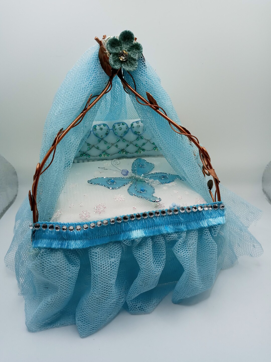 A 1.12 Acale Magical Princess/fairy Bed in Pale Blue and White ...