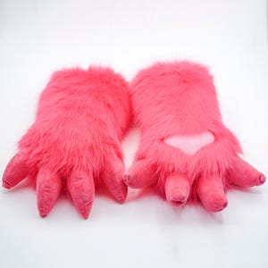Realistischer Drache Fursuit Pfoten | Handgefertigte flauschige Handschuhe | Fantasy Creature Kostüm Accessoires für Cosplay Convention und Themen Events